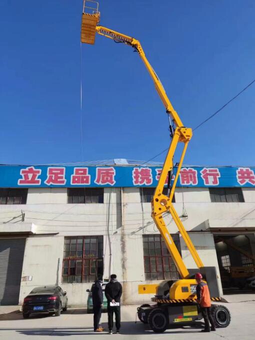 自行式全電動(dòng)曲臂升降機.jpg